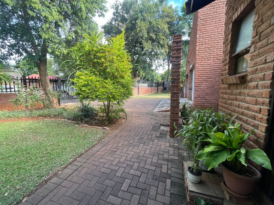 3 Bedroom Property for Sale in Safari Gardens North West